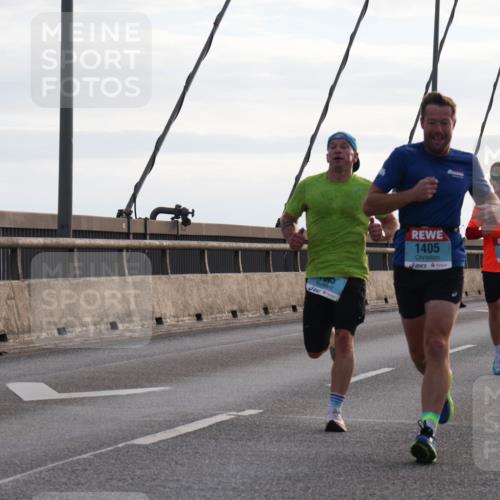 03.10.2024 - Köhlbrandbrückenlauf Matties Gatica Varas http://msf.ph/oto/7167515 03.10.2024 09:20:13 Position 2 1405, 1090, 1076 meine-sportfotos.de