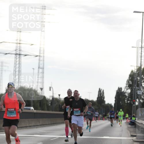 03.10.2024 - Köhlbrandbrückenlauf Fuchs,  Jonas http://msf.ph/oto/7167670 03.10.2024 09:10:43 Position 3 1004, 1043, 1 meine-sportfotos.de