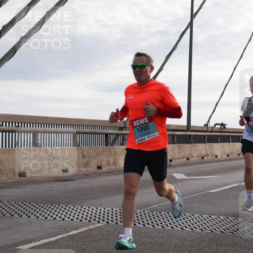 03.10.2024 - Köhlbrandbrückenlauf Matties Gatica Varas http://msf.ph/oto/7167685 03.10.2024 09:20:17 Position 2 1090, 1076 meine-sportfotos.de