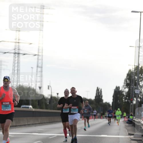 03.10.2024 - Köhlbrandbrückenlauf Fuchs,  Jonas http://msf.ph/oto/7167689 03.10.2024 09:10:43 Position 3 1004, 1032, 1043 meine-sportfotos.de