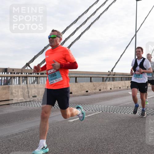 03.10.2024 - Köhlbrandbrückenlauf Matties Gatica Varas http://msf.ph/oto/7167713 03.10.2024 09:20:17 Position 2 1090, 1076, 1055, 1377 meine-sportfotos.de