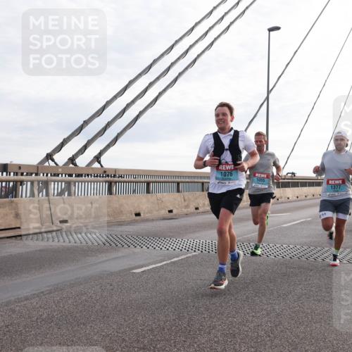 03.10.2024 - Köhlbrandbrückenlauf Matties Gatica Varas http://msf.ph/oto/7167736 03.10.2024 09:20:18 Position 2 1076, 1055, 1377 meine-sportfotos.de