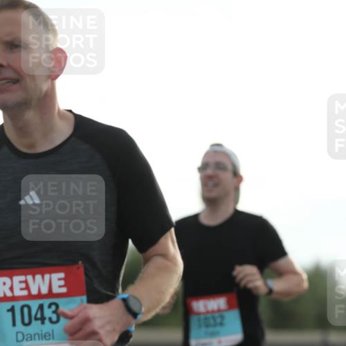 03.10.2024 - Köhlbrandbrückenlauf Fuchs,  Jonas http://msf.ph/oto/7167909 03.10.2024 09:10:47 Position 3 1043, 1032 meine-sportfotos.de