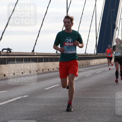 03.10.2024 - Köhlbrandbrückenlauf Matties Gatica Varas http://msf.ph/oto/7167972 03.10.2024 09:20:23 Position 2 29, 1077, 1027 meine-sportfotos.de