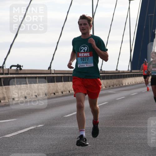 03.10.2024 - Köhlbrandbrückenlauf Matties Gatica Varas http://msf.ph/oto/7167990 03.10.2024 09:20:23 Position 2 29, 1077, 1027 meine-sportfotos.de