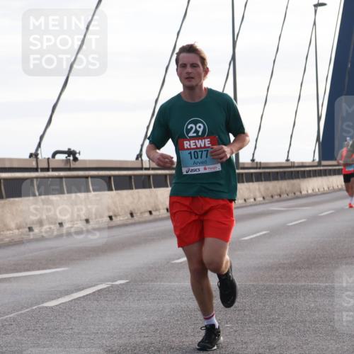 03.10.2024 - Köhlbrandbrückenlauf Matties Gatica Varas http://msf.ph/oto/7168008 03.10.2024 09:20:23 Position 2 29, 1077, 1027 meine-sportfotos.de