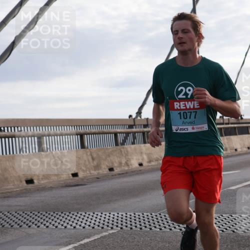 03.10.2024 - Köhlbrandbrückenlauf Matties Gatica Varas http://msf.ph/oto/7168052 03.10.2024 09:20:24 Position 2 29, 1077 meine-sportfotos.de