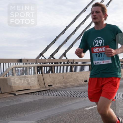 03.10.2024 - Köhlbrandbrückenlauf Matties Gatica Varas http://msf.ph/oto/7168068 03.10.2024 09:20:25 Position 2 29, 1077 meine-sportfotos.de