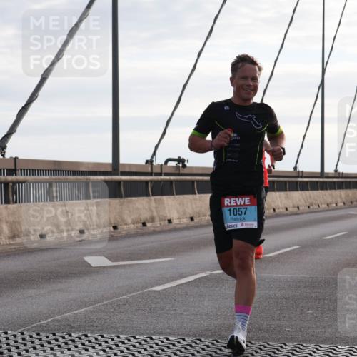 03.10.2024 - Köhlbrandbrückenlauf Matties Gatica Varas http://msf.ph/oto/7168262 03.10.2024 09:20:30 Position 2 1057 meine-sportfotos.de
