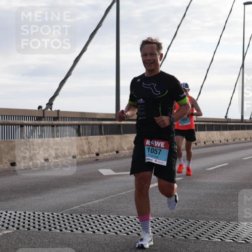03.10.2024 - Köhlbrandbrückenlauf Matties Gatica Varas http://msf.ph/oto/7168281 03.10.2024 09:20:31 Position 2 1057, 1004 meine-sportfotos.de