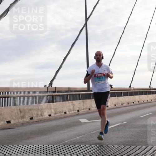 03.10.2024 - Köhlbrandbrückenlauf Matties Gatica Varas http://msf.ph/oto/7168559 03.10.2024 09:20:37 Position 2 1072, 111 meine-sportfotos.de