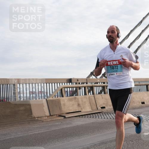03.10.2024 - Köhlbrandbrückenlauf Matties Gatica Varas http://msf.ph/oto/7168651 03.10.2024 09:20:39 Position 2 1072 meine-sportfotos.de