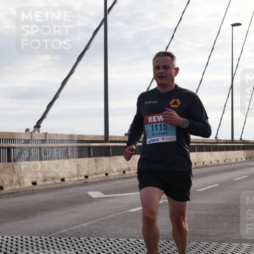 03.10.2024 - Köhlbrandbrückenlauf Matties Gatica Varas http://msf.ph/oto/7168665 03.10.2024 09:20:40 Position 2 1115 meine-sportfotos.de