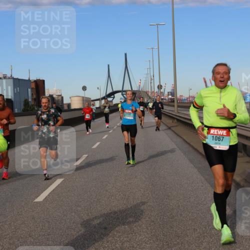 03.10.2024 - Köhlbrandbrückenlauf Miley Keyser http://msf.ph/oto/7168842 03.10.2024 09:43:15 Position 3 1482, 1132, 1067, 3 meine-sportfotos.de