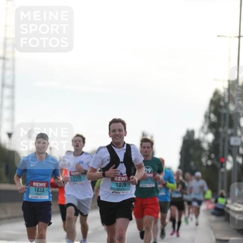 03.10.2024 - Köhlbrandbrückenlauf Fuchs,  Jonas http://msf.ph/oto/7168863 03.10.2024 09:11:11 Position 3 1033, 1125, 1076, 29, 4077 meine-sportfotos.de