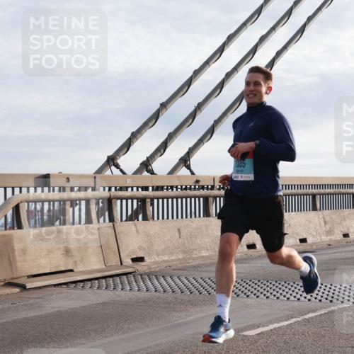 03.10.2024 - Köhlbrandbrückenlauf Matties Gatica Varas http://msf.ph/oto/7168910 03.10.2024 09:20:47 Position 2 085 meine-sportfotos.de