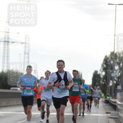 03.10.2024 - Köhlbrandbrückenlauf Fuchs,  Jonas http://msf.ph/oto/7168931 03.10.2024 09:11:11 Position 3 3, 1076, 1077, 1033 meine-sportfotos.de