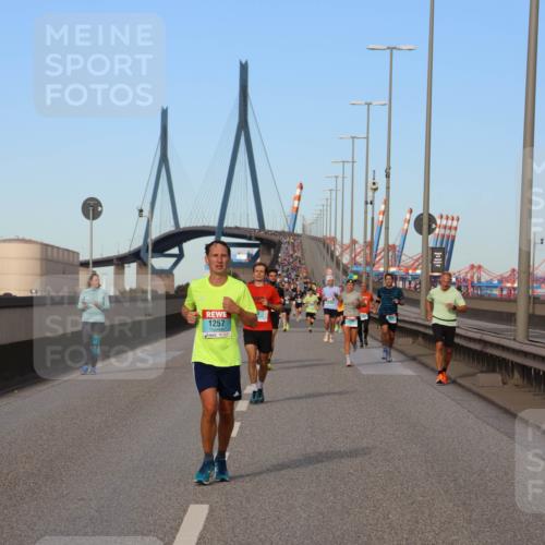 03.10.2024 - Köhlbrandbrückenlauf Miley Keyser http://msf.ph/oto/7169133 03.10.2024 09:43:25 Position 3 1257 meine-sportfotos.de