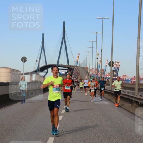 03.10.2024 - Köhlbrandbrückenlauf Miley Keyser http://msf.ph/oto/7169154 03.10.2024 09:43:25 Position 3 1257, 1075 meine-sportfotos.de