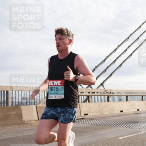 03.10.2024 - Köhlbrandbrückenlauf Matties Gatica Varas http://msf.ph/oto/7169168 03.10.2024 09:20:52 Position 2 1015 meine-sportfotos.de