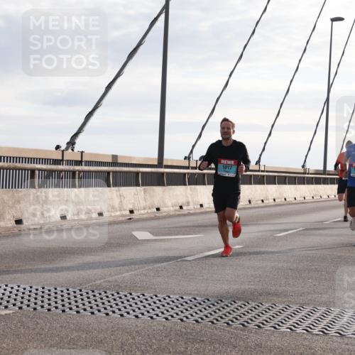 03.10.2024 - Köhlbrandbrückenlauf Matties Gatica Varas http://msf.ph/oto/7169321 03.10.2024 09:20:56 Position 2 1017, 1082, 1213 meine-sportfotos.de