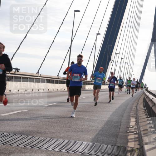 03.10.2024 - Köhlbrandbrückenlauf Matties Gatica Varas http://msf.ph/oto/7169340 03.10.2024 09:20:57 Position 2 1017, 1082, 1213, 1155 meine-sportfotos.de