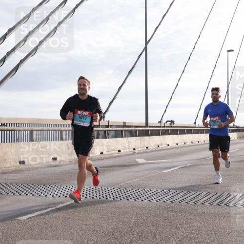 03.10.2024 - Köhlbrandbrückenlauf Matties Gatica Varas http://msf.ph/oto/7169417 03.10.2024 09:20:58 Position 2 1017, 1082, 1213 meine-sportfotos.de