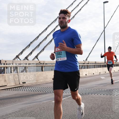 03.10.2024 - Köhlbrandbrückenlauf Matties Gatica Varas http://msf.ph/oto/7169534 03.10.2024 09:21:00 Position 2 1082, 1429 meine-sportfotos.de