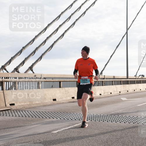 03.10.2024 - Köhlbrandbrückenlauf Matties Gatica Varas http://msf.ph/oto/7169586 03.10.2024 09:21:01 Position 2 1429, 1213 meine-sportfotos.de