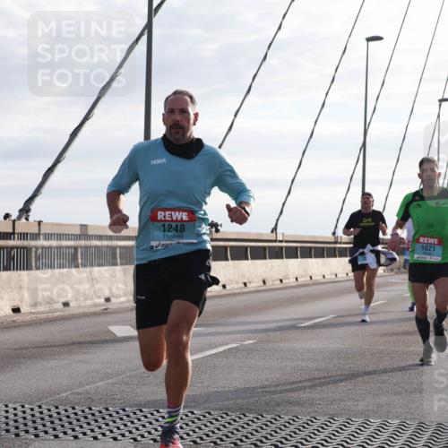 03.10.2024 - Köhlbrandbrückenlauf Matties Gatica Varas http://msf.ph/oto/7169990 03.10.2024 09:21:08 Position 2 1248, 1021 meine-sportfotos.de