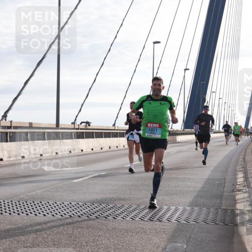 03.10.2024 - Köhlbrandbrückenlauf Matties Gatica Varas http://msf.ph/oto/7170054 03.10.2024 09:21:09 Position 2 1021 meine-sportfotos.de