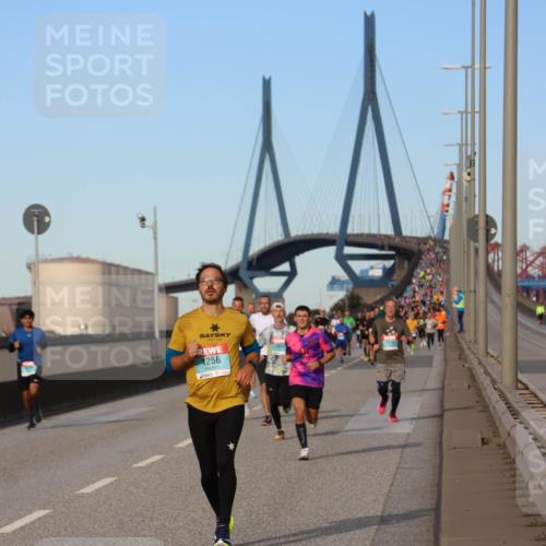 03.10.2024 - Köhlbrandbrückenlauf Miley Keyser http://msf.ph/oto/7170235 03.10.2024 09:45:00 Position 3 1256, 2612, 1416 meine-sportfotos.de