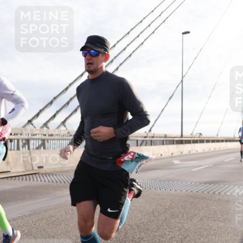 03.10.2024 - Köhlbrandbrückenlauf Matties Gatica Varas http://msf.ph/oto/7170355 03.10.2024 09:21:13 Position 2 123 meine-sportfotos.de