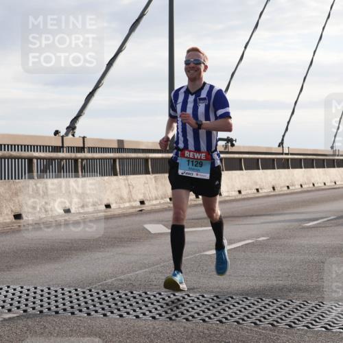 03.10.2024 - Köhlbrandbrückenlauf Matties Gatica Varas http://msf.ph/oto/7170423 03.10.2024 09:21:15 Position 2 1129, 1334 meine-sportfotos.de