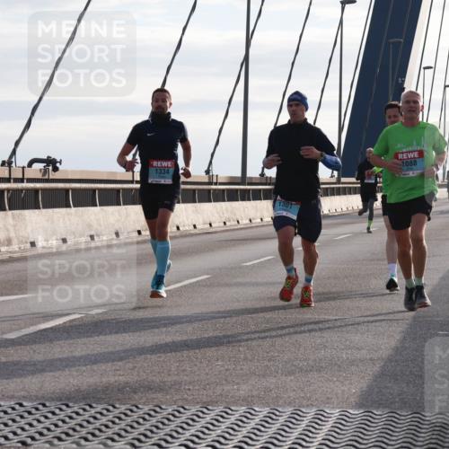 03.10.2024 - Köhlbrandbrückenlauf Matties Gatica Varas http://msf.ph/oto/7170567 03.10.2024 09:21:18 Position 2 1334, 130, 1088 meine-sportfotos.de