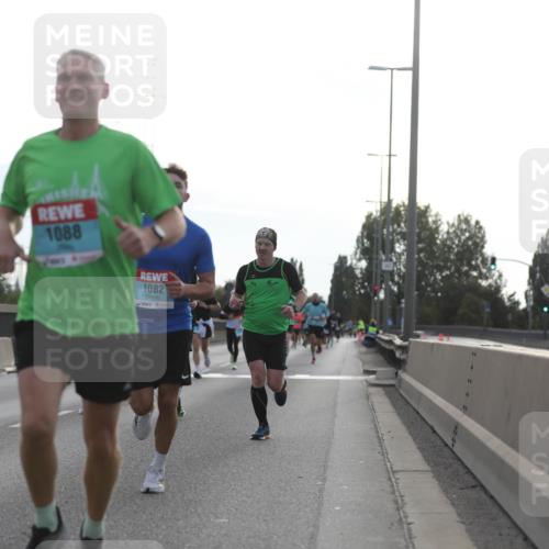 03.10.2024 - Köhlbrandbrückenlauf Fuchs,  Jonas http://msf.ph/oto/7170622 03.10.2024 09:11:52 Position 3 1088, 1082 meine-sportfotos.de