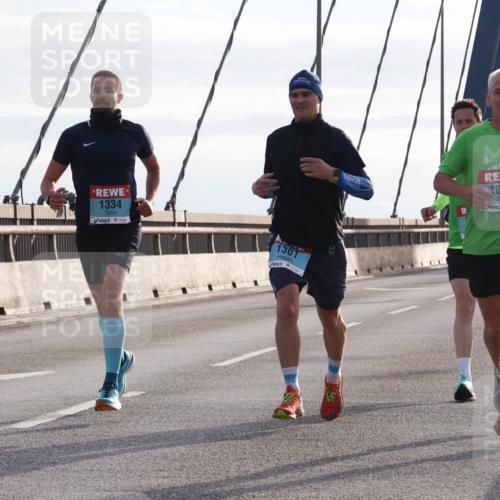 03.10.2024 - Köhlbrandbrückenlauf Matties Gatica Varas http://msf.ph/oto/7170633 03.10.2024 09:21:18 Position 2 1334, 1301, 1088 meine-sportfotos.de
