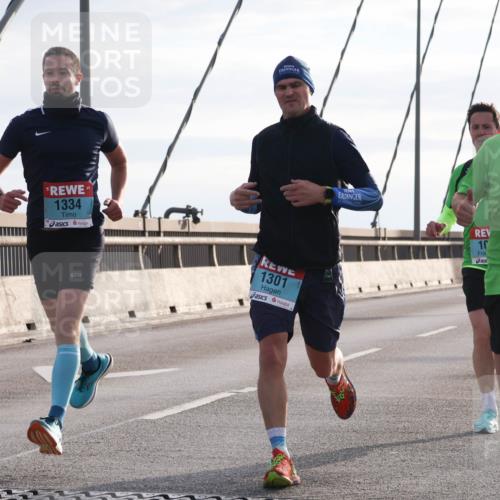 03.10.2024 - Köhlbrandbrückenlauf Matties Gatica Varas http://msf.ph/oto/7170703 03.10.2024 09:21:19 Position 2 1334, 1301, 10, 1088 meine-sportfotos.de