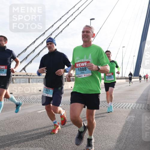 03.10.2024 - Köhlbrandbrückenlauf Matties Gatica Varas http://msf.ph/oto/7170798 03.10.2024 09:21:21 Position 2 1334, 1301, 1088, 1065 meine-sportfotos.de