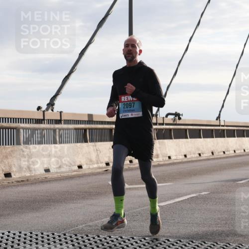 03.10.2024 - Köhlbrandbrückenlauf Matties Gatica Varas http://msf.ph/oto/7170904 03.10.2024 09:21:25 Position 2 2097 meine-sportfotos.de