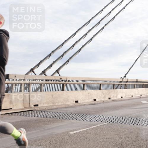03.10.2024 - Köhlbrandbrückenlauf Matties Gatica Varas http://msf.ph/oto/7171027 03.10.2024 09:21:27 Position 2  meine-sportfotos.de