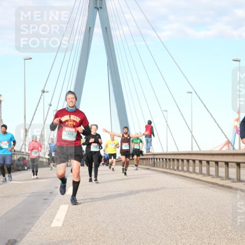 03.10.2024 - Köhlbrandbrückenlauf Jannik Wohlers http://msf.ph/oto/7171331 03.10.2024 09:42:21 Position 2 1535, 1490, 1519, 157 meine-sportfotos.de