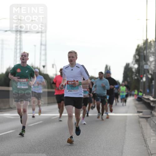 03.10.2024 - Köhlbrandbrückenlauf Fuchs,  Jonas http://msf.ph/oto/7171537 03.10.2024 09:12:05 Position 3 1329, 1065 meine-sportfotos.de