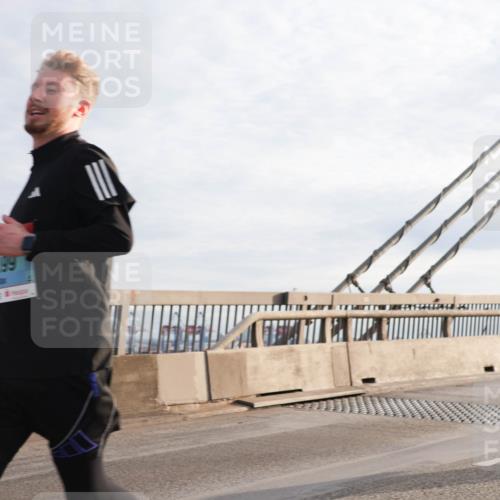 03.10.2024 - Köhlbrandbrückenlauf Matties Gatica Varas http://msf.ph/oto/7171591 03.10.2024 09:21:37 Position 2  meine-sportfotos.de