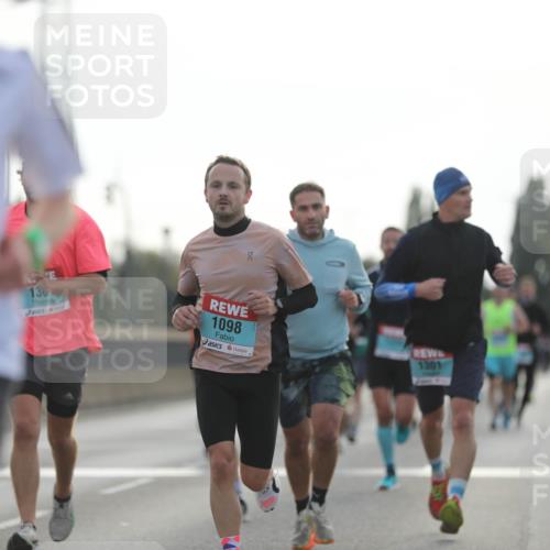 03.10.2024 - Köhlbrandbrückenlauf Fuchs,  Jonas http://msf.ph/oto/7171604 03.10.2024 09:12:06 Position 3 130, 1098, 1301 meine-sportfotos.de