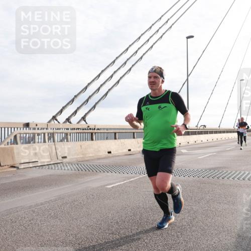03.10.2024 - Köhlbrandbrückenlauf Matties Gatica Varas http://msf.ph/oto/7171632 03.10.2024 09:21:38 Position 2  meine-sportfotos.de