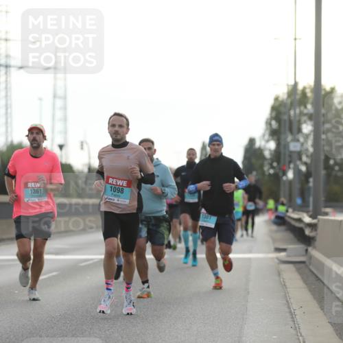 03.10.2024 - Köhlbrandbrückenlauf Fuchs,  Jonas http://msf.ph/oto/7171668 03.10.2024 09:12:07 Position 3 1361, 1098, 176, 1301 meine-sportfotos.de