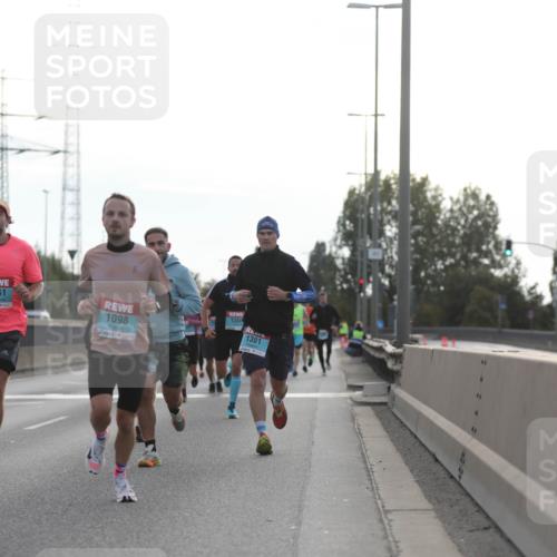 03.10.2024 - Köhlbrandbrückenlauf Fuchs,  Jonas http://msf.ph/oto/7171683 03.10.2024 09:12:07 Position 3 1176, 1361, 1098, 1334, 1301 meine-sportfotos.de