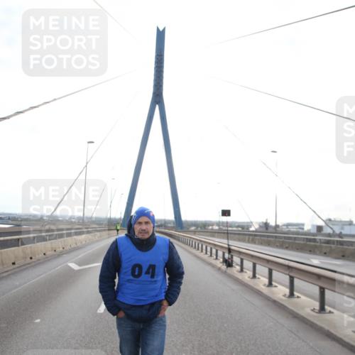 03.10.2024 - Köhlbrandbrückenlauf Jannik Wohlers http://msf.ph/oto/7171688 03.10.2024 09:06:25 Position 1 04, 111 meine-sportfotos.de