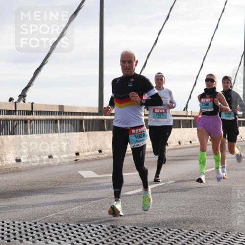 03.10.2024 - Köhlbrandbrückenlauf Matties Gatica Varas http://msf.ph/oto/7171707 03.10.2024 09:21:41 Position 2 1, 1029, 1529, 1260, 1198, 1308, 1016 meine-sportfotos.de